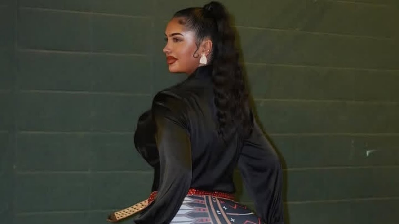 Ill Be Dat | Beautiful Model | Wiki | Curvy | Fashion Model & Lifestyle ...