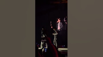 Siwon tries to control Heechul who seems very excited 🤣 #suju #superjunior #heechul #siwon
