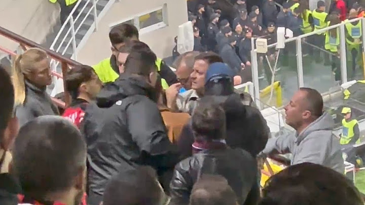 CLAMOROSA RISSA in Tribuna: è successo durante MILAN NAPOLI! 🚨😱 Tifosi 'cacciati' da San Siro!