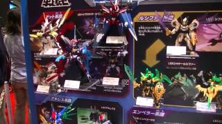 ダンボール戦機 プラモデル大集合：全日本模型ホビーショー2014 - YouTube