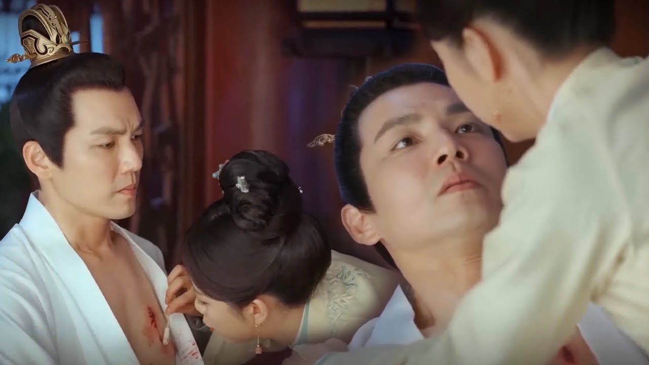 娇妻扒掉侯爷上衣给他上药，越凑越近让侯爷起了反应直往后躲！⭐锦心似玉 The Sword and The Brocade