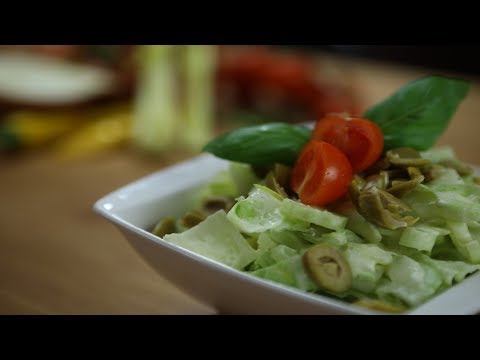 Video: Jak Udělat Salát Z Fenyklu A Celeru