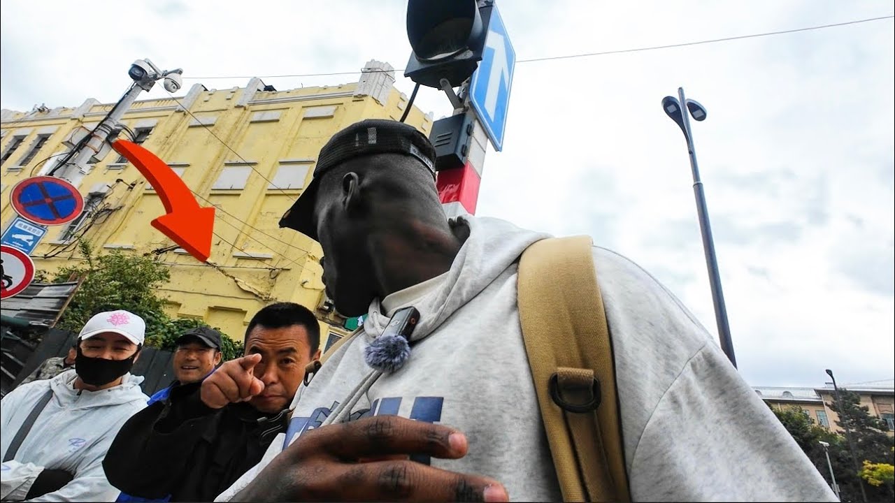 Встречи с чернокожим парнем в маленьком китайском городке. Что может пойти не так?