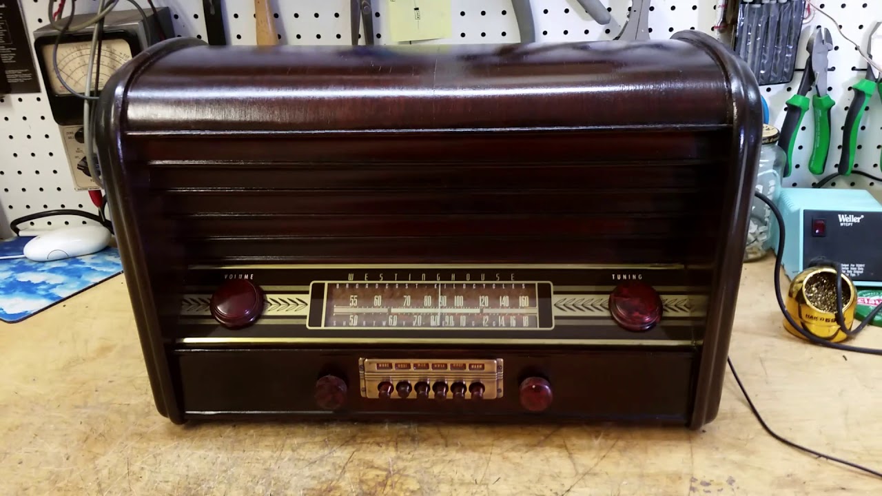 1948 Westinghouse H104 vintage radio playing - YouTube