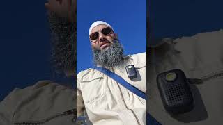 Nichervan Selefi.  Jeg tror ikke det finnes Rasist folk.  