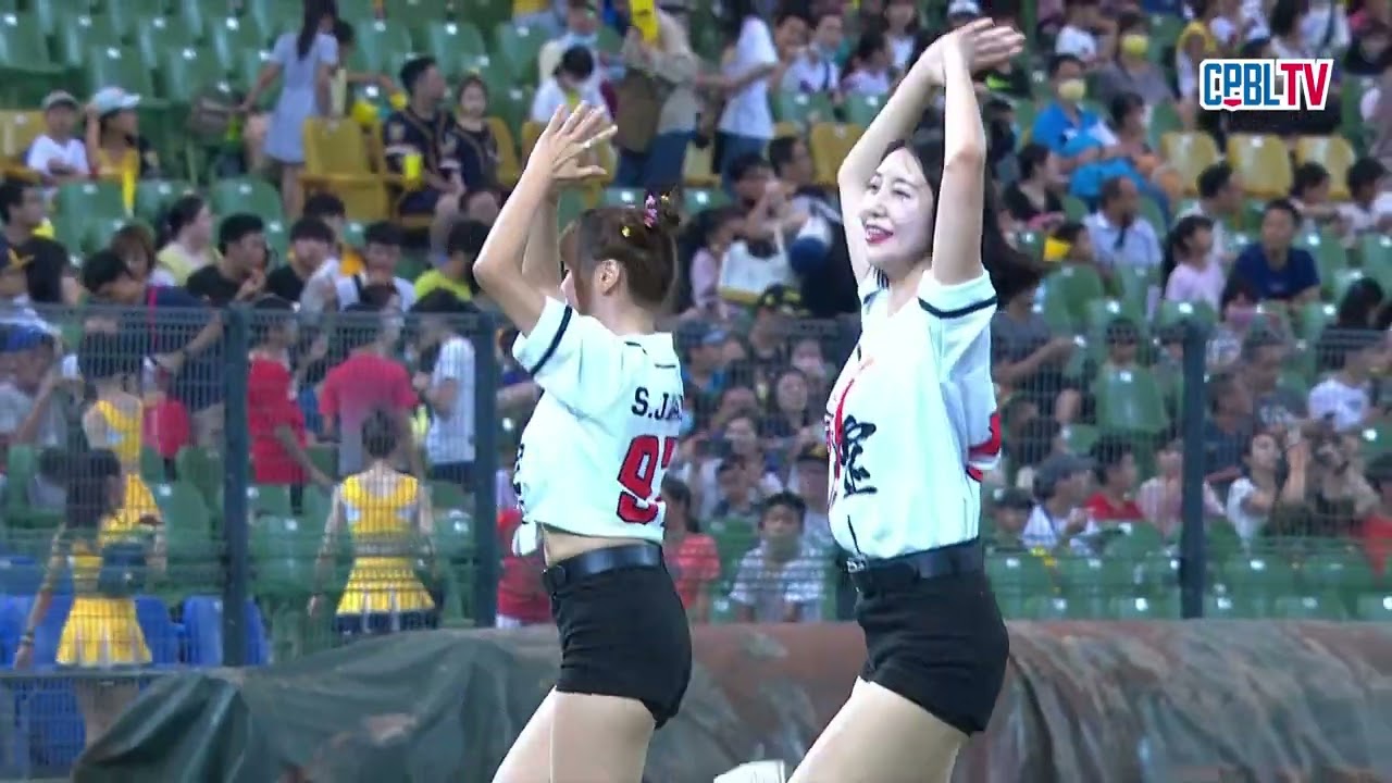 08/11 味全 VS 中信 賽前，韓國職棒NC恐龍啦啦隊NC RALLY DINOS帶來精彩的舞蹈表演！