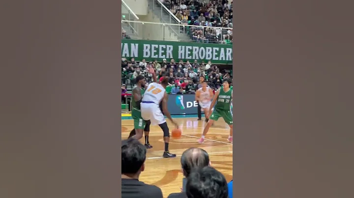 Dwight Howard在台湾只靠身体就可以打爆一堆人，就知道NBA的距离有多远😅 - 天天要闻