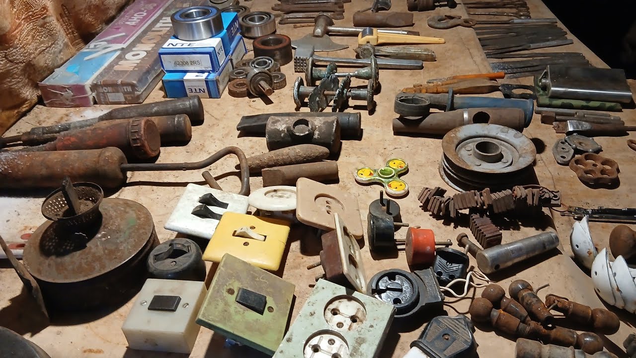 Барахолка на дому. Инструменты. Редукторы. Автомобильные приборы. Электроды. Подшипники. Разное.