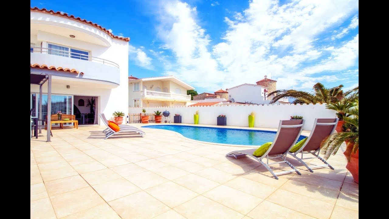 LEON INMOBILIARIA VACATION RENTALS IN COSTA BRAVA, SPAIN. Property