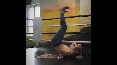 Một Pha Đi Bóng Cồng Kềnh của NPN