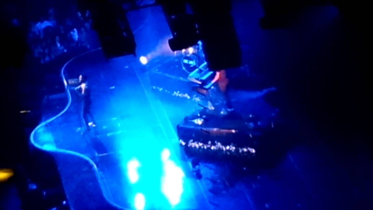 Luke James "I want you" live @Staples Center auf YouTube ansehen Luke James "I want you" live @Staples Center auf YouTube ansehen