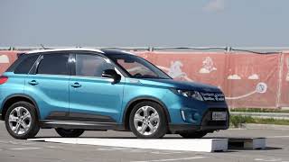 Suzuki Vitara прыжок с трамплина