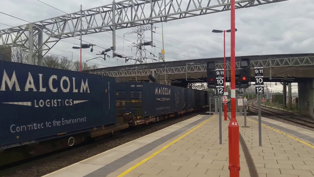 DB Class 90028 & 90037 "Spirit of Dagenham", Stafford
