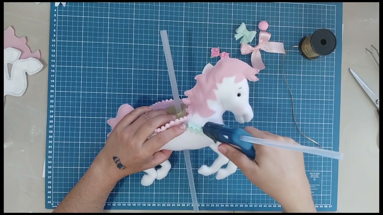 vamos aprender juntos a fazer este lindo cavalinho do carrossel encantado, Paso a Paso ❤️