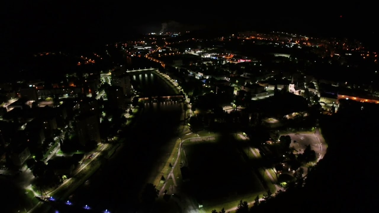 Dolný Kubín v noci z dronu