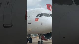 VietjetAir Airbus A321 VN-532 Stands 26 TanSonNhat SGN #youtubeshorts #sgn #aviation #vietjet