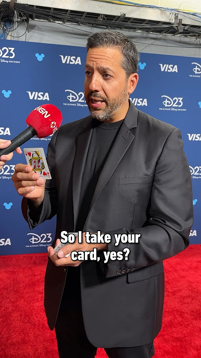 David Blaine does magic for us on the red carpet! #magic #davidblaine #donotattempt #d23 #disney
