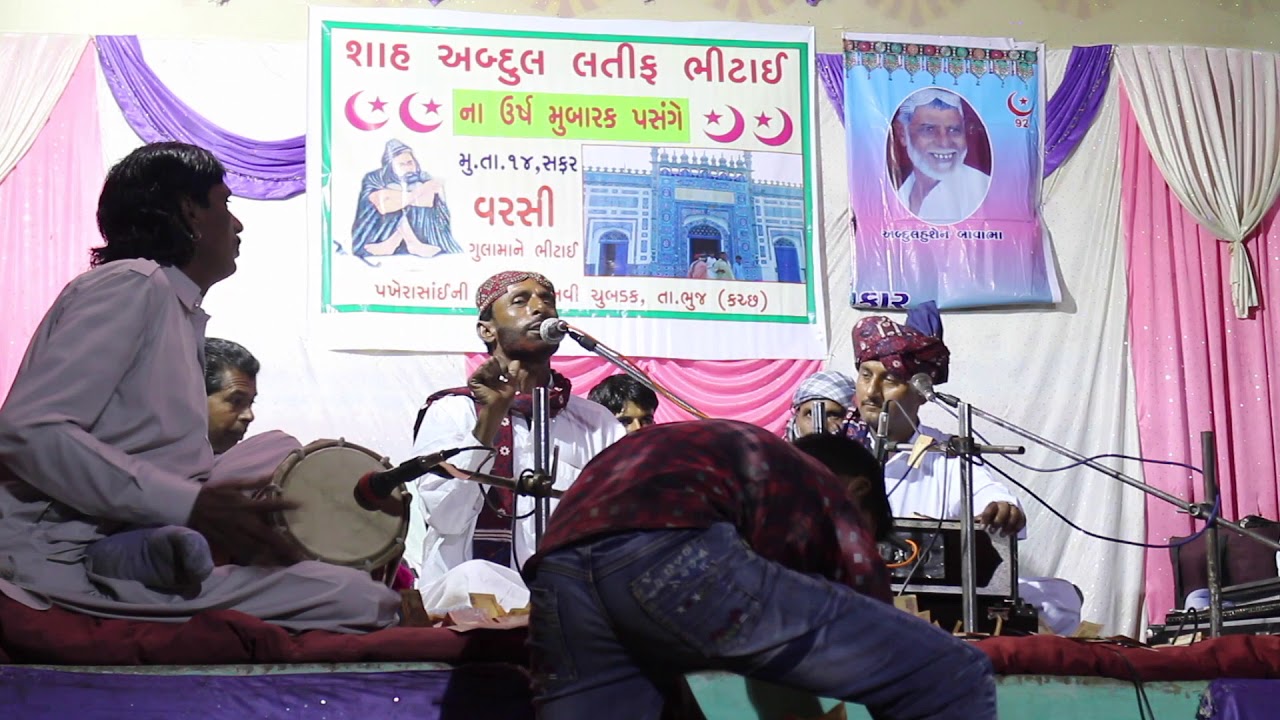 Arab Jat sings Sasui at Shāh 'Abdul Latīf Bhiṭā'ī's Barsi (Anniversary) in Kachchh, Gujarat