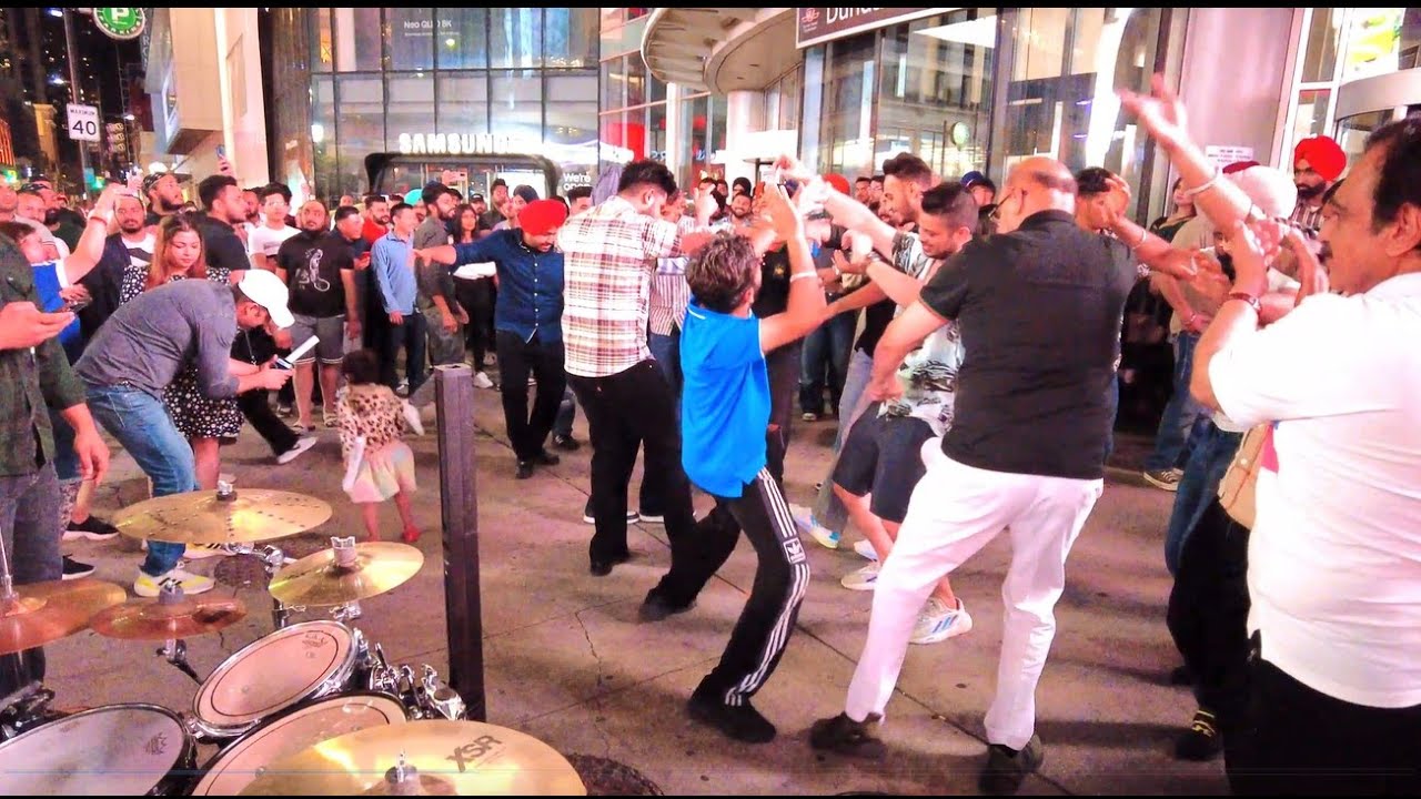 Saturday night live at Yonge and Dundas Square, Toronto, August 2023 ...