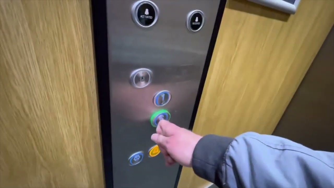 Tour Of The Lifts @ The Kingfisher Shopping Centre In Redditch Town Centre