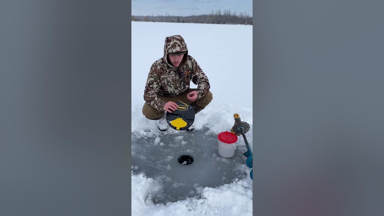 How to use a Tip Up when ice fishing! 