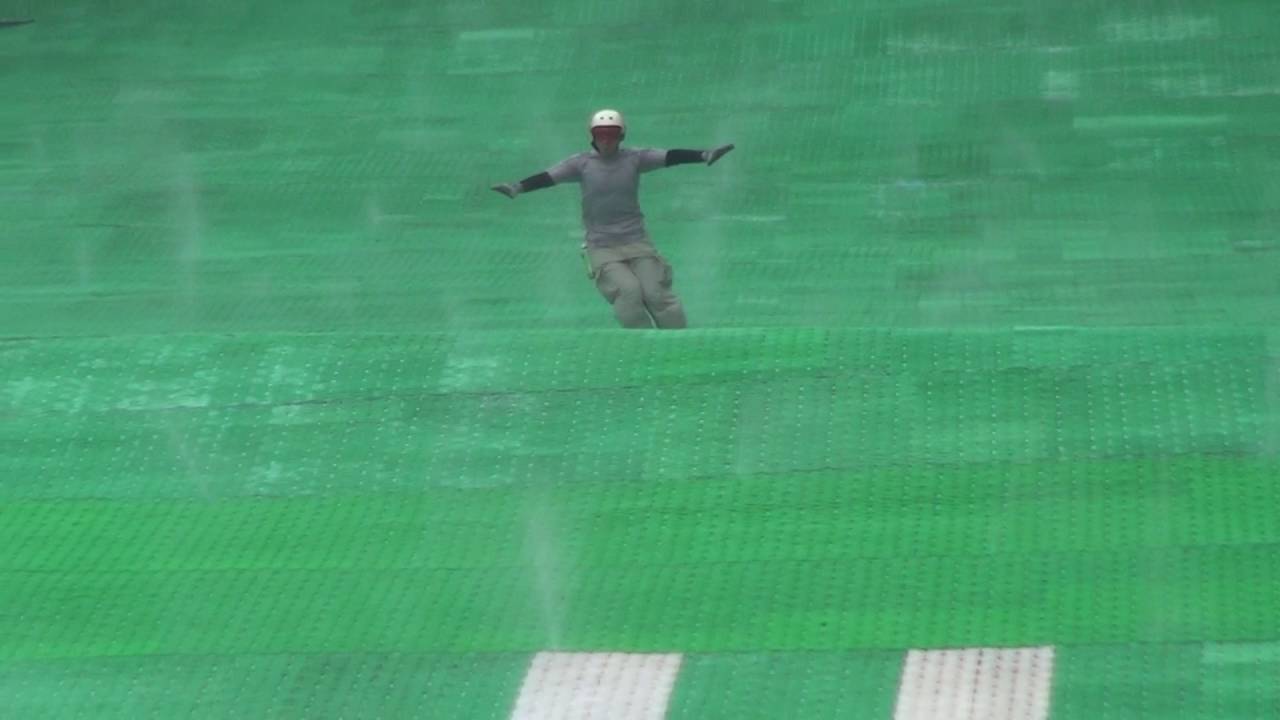 2016-0925-1505-11(滑りをどうしたら変えられるかの練習風景) - YouTube