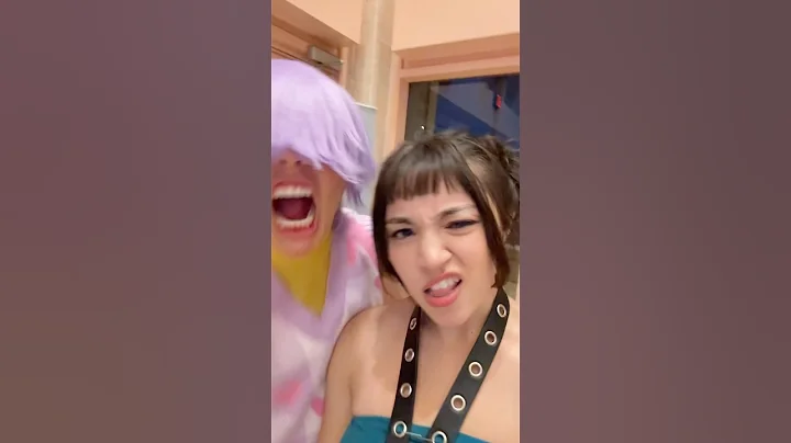 He don’t bite ☺️ #cosplay #kpopdemonhunters #kpopdemonhunterscosplay #zoey #mystery #zoeystery