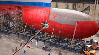 The Hypnotic Maintenance Process of Gigantic Ships