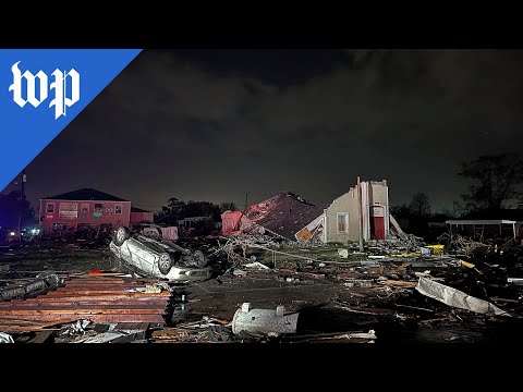 Large tornado hits New Orleans, damaging homes and knocking out power