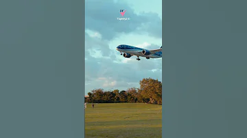 Azerbaijan Airlines Boeing 787 Landing 