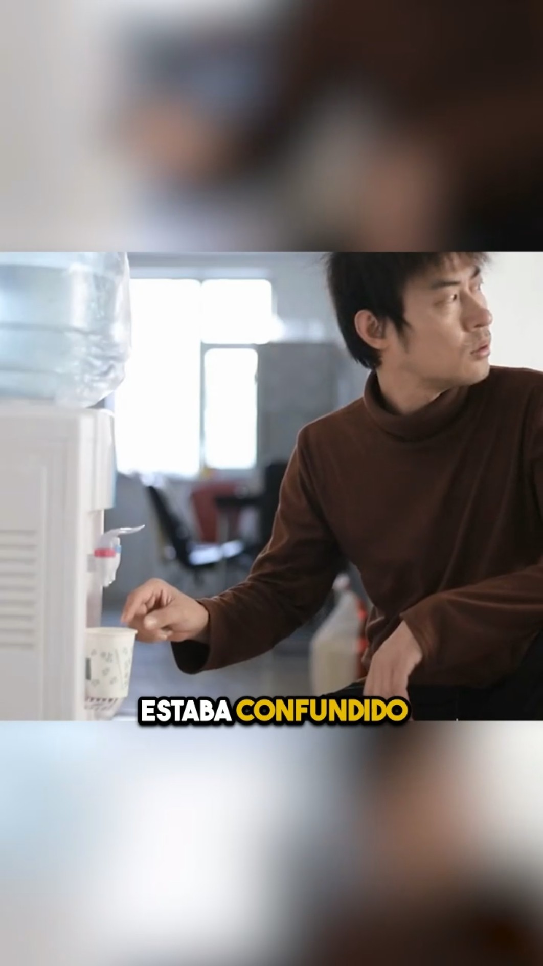 ¡Intentó beber agua, pero algo TERRIBLE sucedió! ??