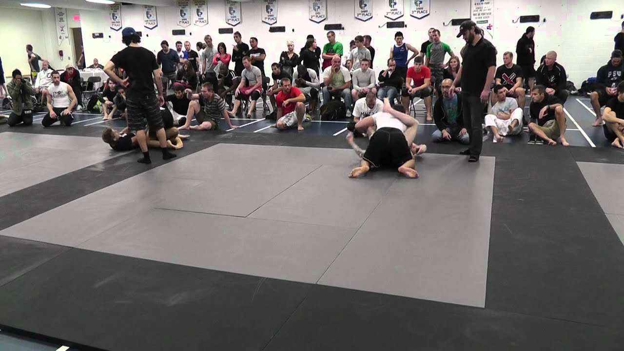 Christopher Bilodeau vs Hugo Boisvert - Montreal Grappling Grand Prix - Div I -155 - Round Robin