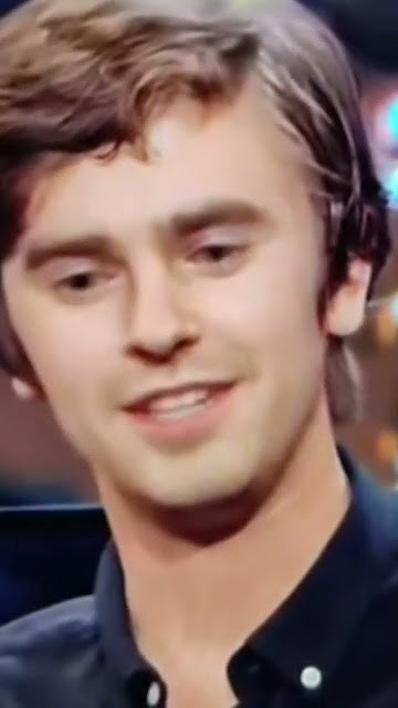 Freddie Highmore un inglés que habla español  perfecto???🤯😵‍💫🧐🙊💯💥💯👏🏼👏🏼🙌🏾👍🏾👀🧠cómo?? sí!! #aprende#