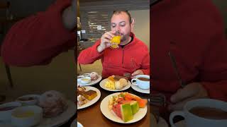MELHOR CAFÉ DA MANHÃ DA VIDA: VEJA 3 HOTÉIS NO BRASIL QUE SERVEM BANQUETES AOS HÓSPEDES #Shorts