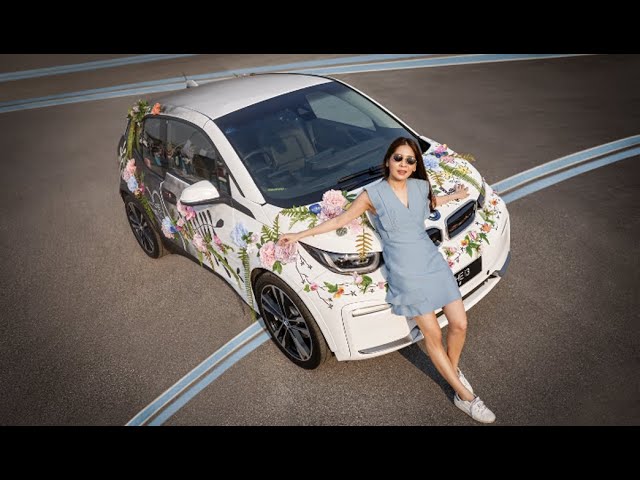 1 ใน 9 ศิลปินของโปรเจกต์พิเศษ BMW Unbound World of Art Series โดย ผึ้ง มธุนาฏ ซอโสตถิกุล