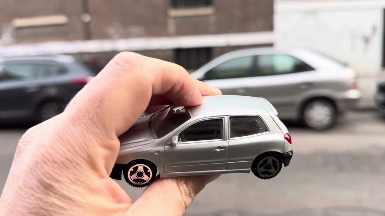 IN VENDITA / La Bravo, in scala 1/43. Made in Italy. Non è rimasto quasi nulla…