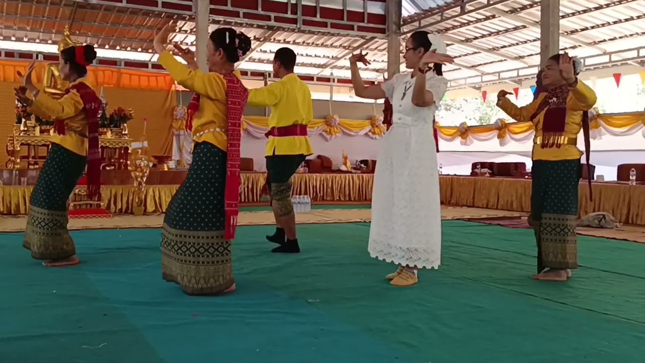 ป้าร่วมรำขอพรองค์ปู่🙏  