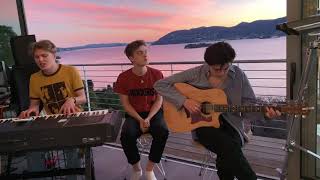 Vignette de la vidéo "Sunflower - Post Malone, Swae Lee (Cover By New Hope Club)"