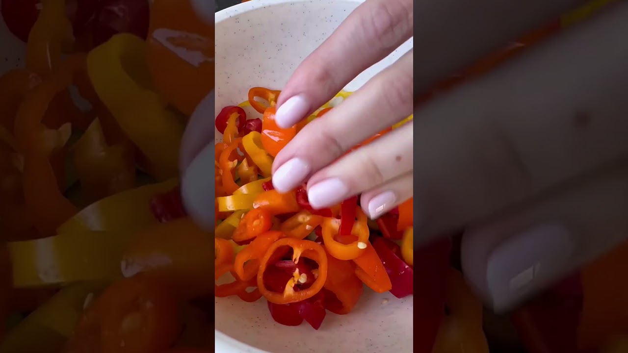 CUCUMBER & SWEET PEPPER SALAD