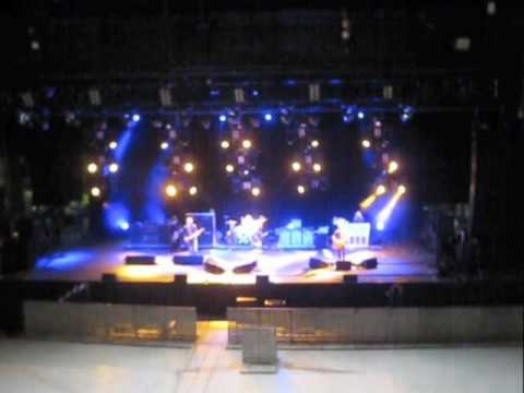 Oasis Soundcheck - Half The World Away (Noel acoustic) @ Citibank Hall, Brazil 2009