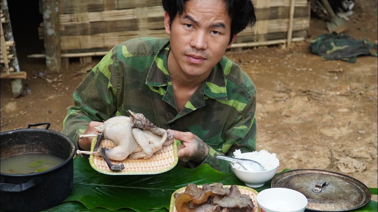 món gà rừng với nấm mộc nhĩ ẩn thực núi rừng hoang dã #sinhton # ...