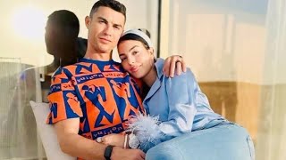 Ronaldo Reacts When Meets Georgina