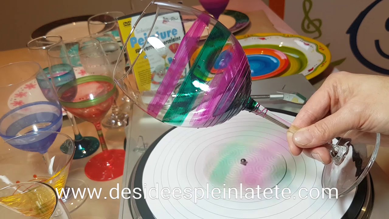 Clip4-Technique peinture sur verre - tourne-disque - Produits Vitrea pebeo