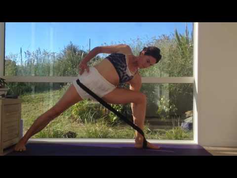 SUZI CARSON Yoga video series - how to use the elastic yoga strap - front leg