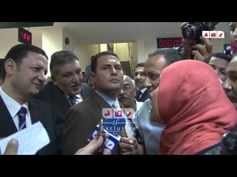 رصد خاص بدون مونتاج مواطنة بعد ارشاد الوزير بحل مشكلتها تتفاجأ انها امام باسم عودة