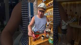 Vodka man returns home and eats meat and pickles in the store, simple life is happy and smiling