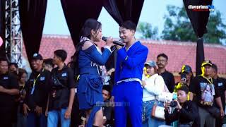 Dasi dan Gincu - Roby feat April