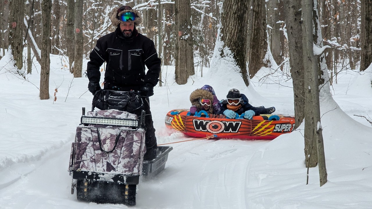 Snowdog Snowtubing