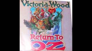 Watch Victoria Wood Return To Oz video