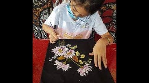 Học vẽ hoa Cúc trên túi vải - Dạy Vẽ Viet Art 0902.732.572